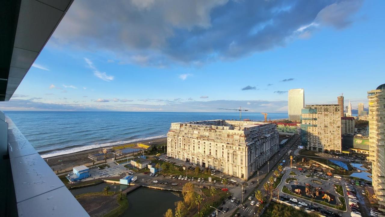 Black Sea Apartments Alliance Palace Батумі Екстер'єр фото