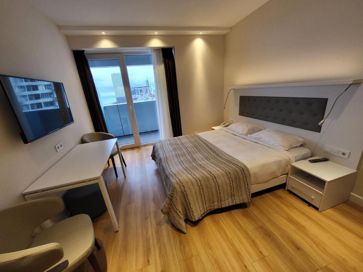 Black Sea Apartments Alliance Palace Батумі Екстер'єр фото