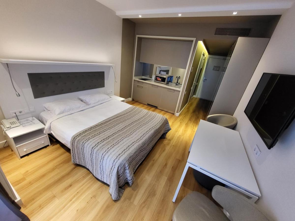 Black Sea Apartments Alliance Palace Батумі Екстер'єр фото
