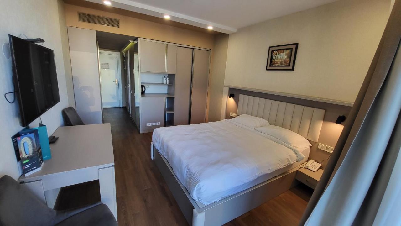 Black Sea Apartments Alliance Palace Батумі Екстер'єр фото