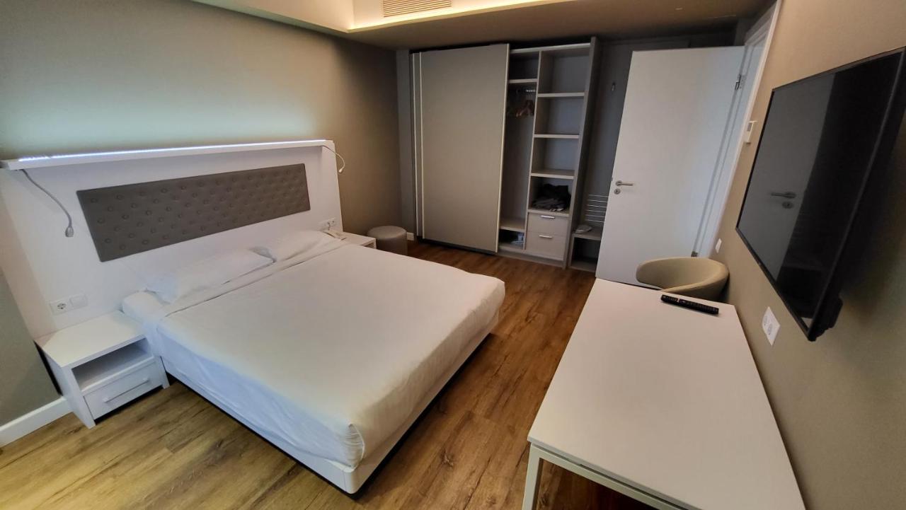 Black Sea Apartments Alliance Palace Батумі Екстер'єр фото