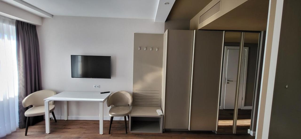 Black Sea Apartments Alliance Palace Батумі Екстер'єр фото