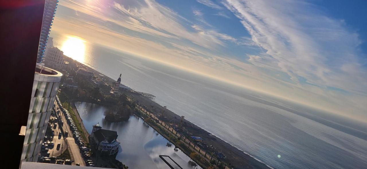 Black Sea Apartments Alliance Palace Батумі Екстер'єр фото
