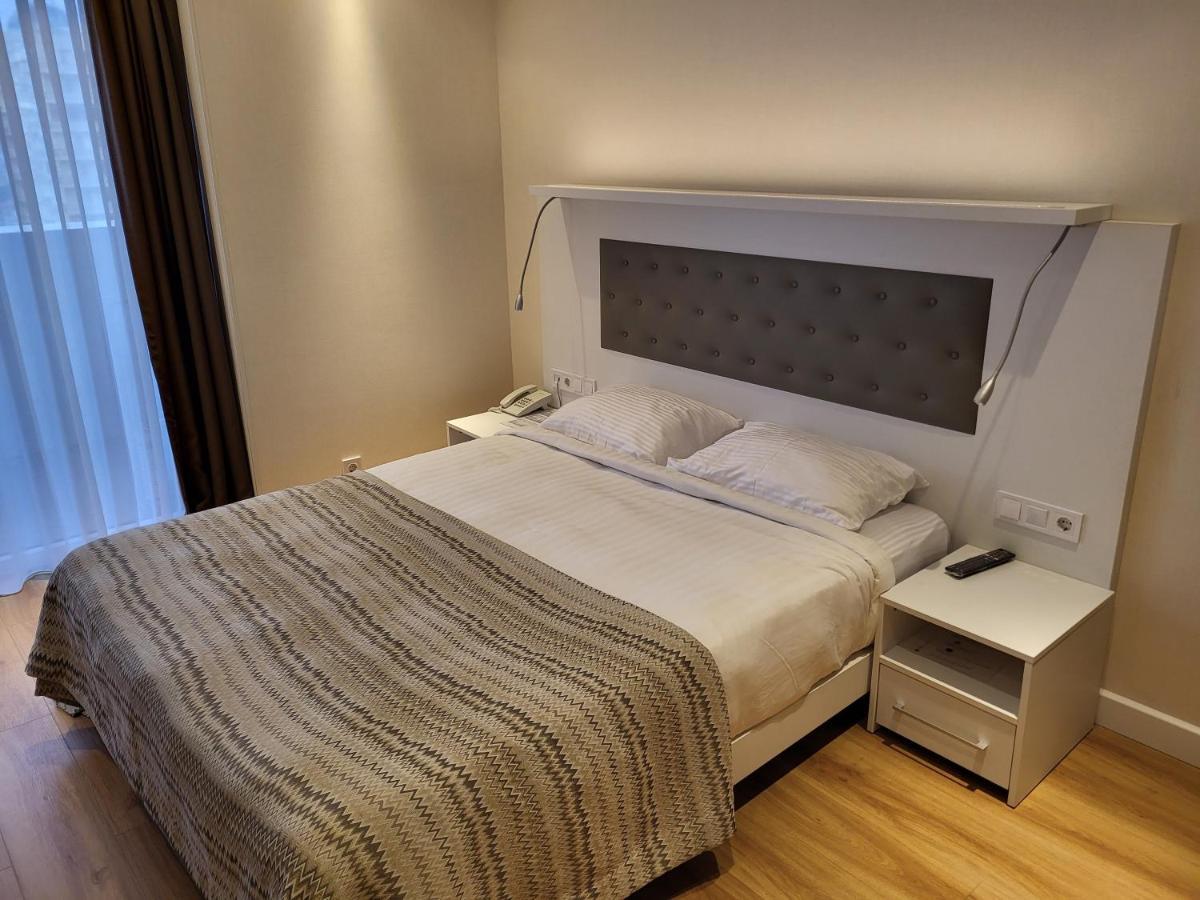 Black Sea Apartments Alliance Palace Батумі Екстер'єр фото