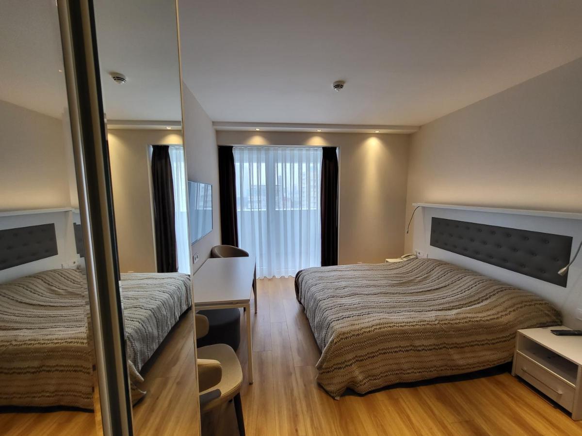 Black Sea Apartments Alliance Palace Батумі Екстер'єр фото