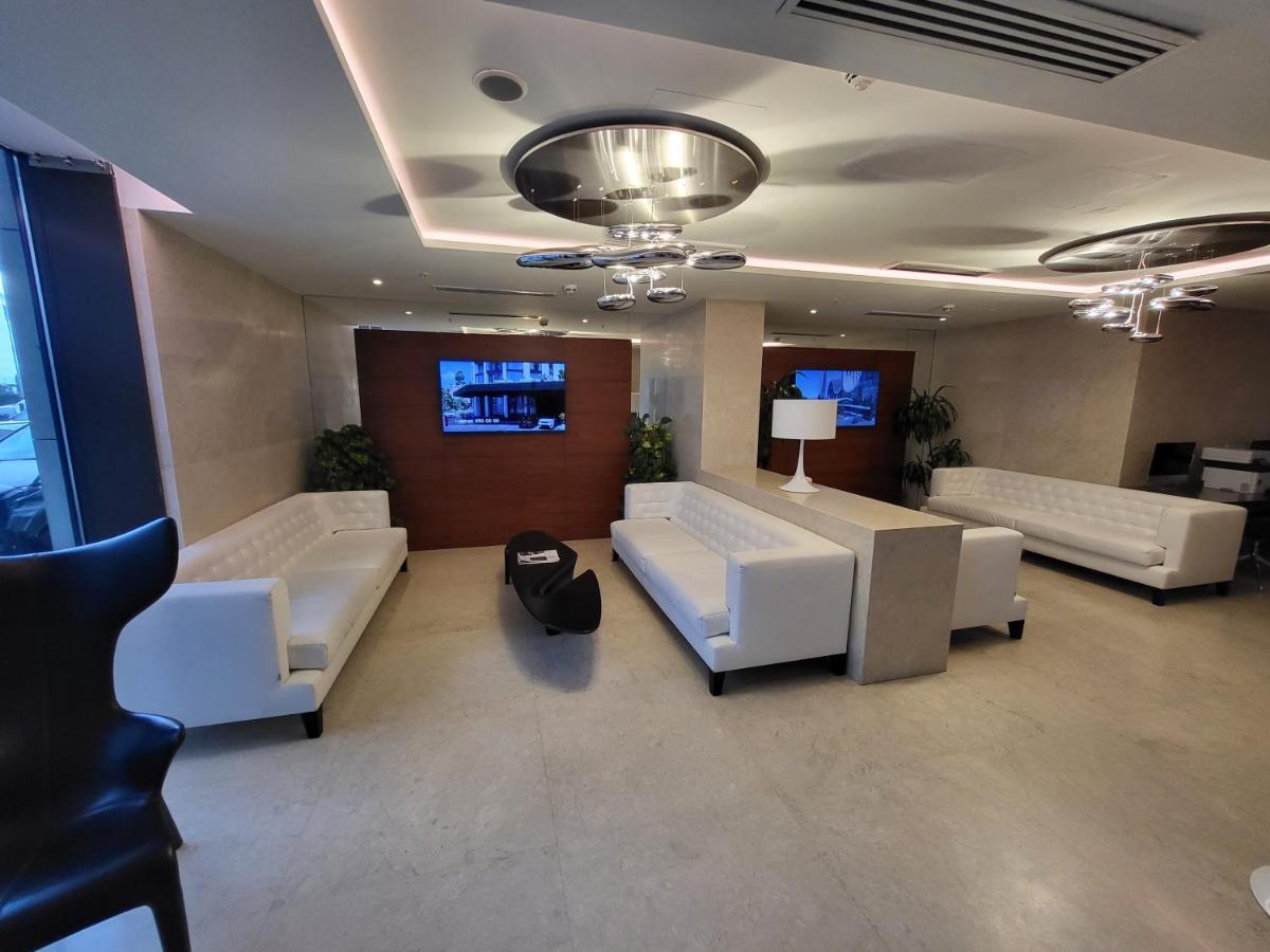 Black Sea Apartments Alliance Palace Батумі Екстер'єр фото