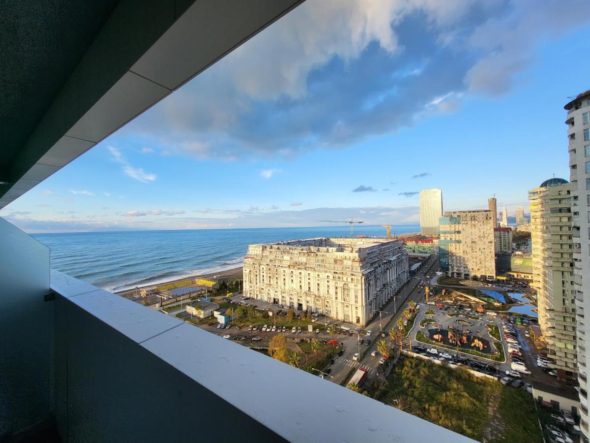 Black Sea Apartments Alliance Palace Батумі Екстер'єр фото