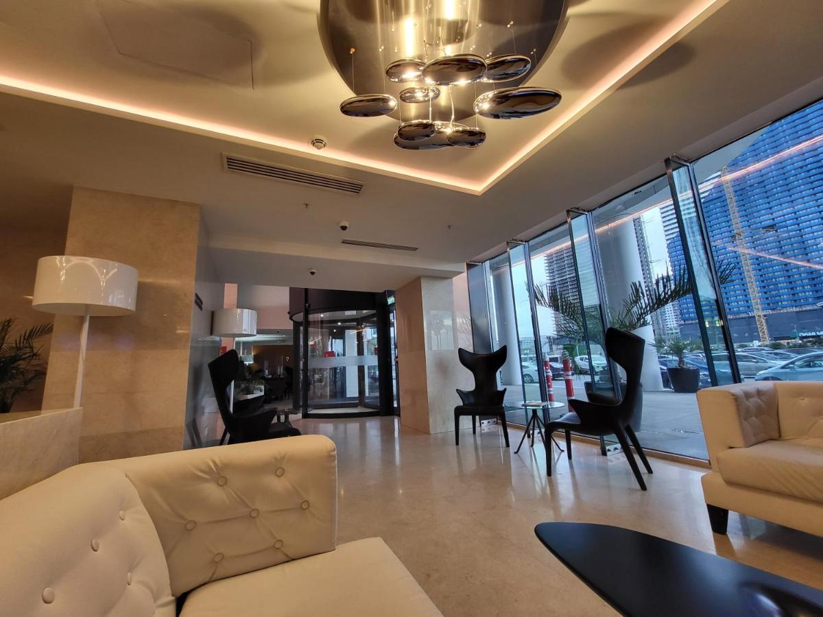 Black Sea Apartments Alliance Palace Батумі Екстер'єр фото