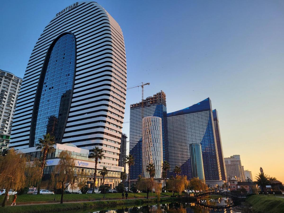 Black Sea Apartments Alliance Palace Батумі Екстер'єр фото