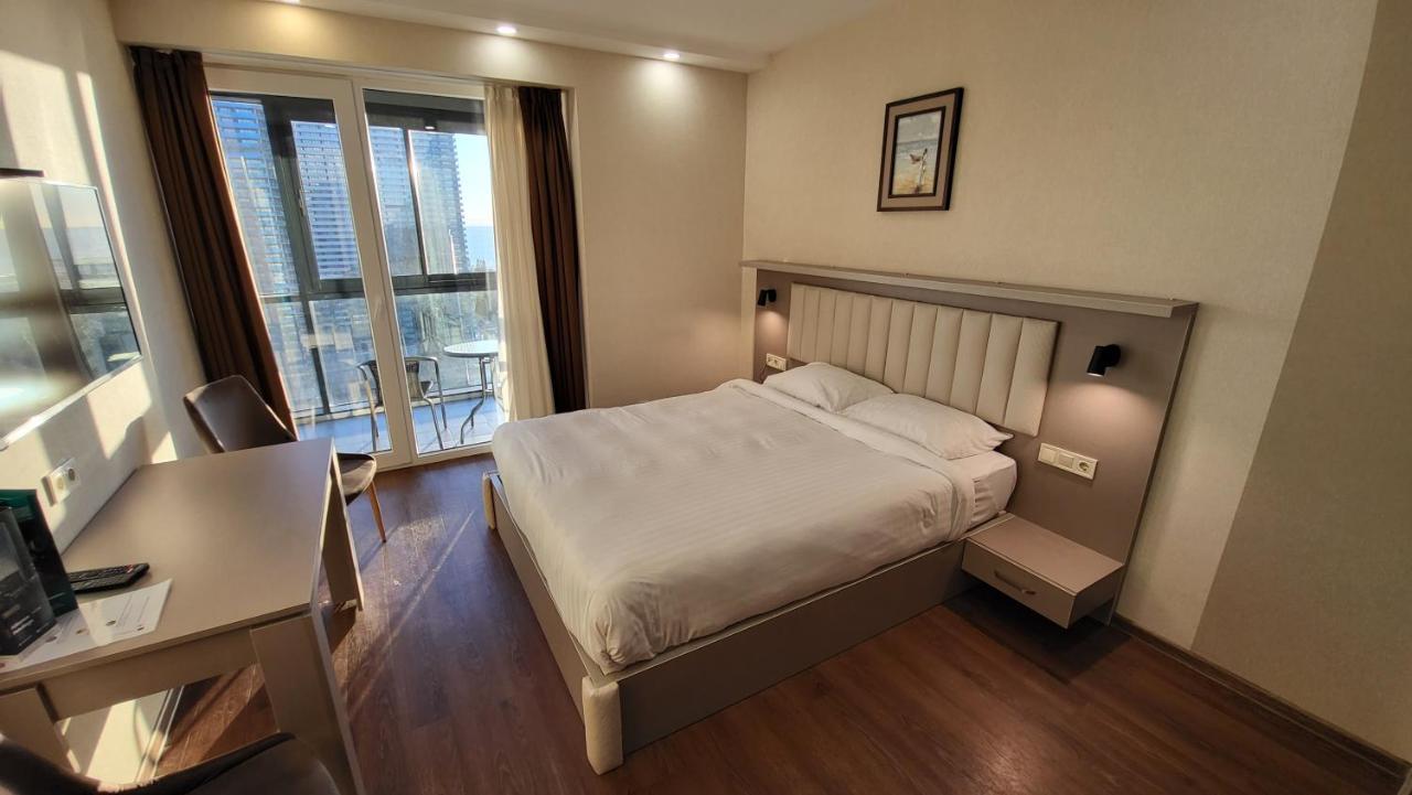 Black Sea Apartments Alliance Palace Батумі Екстер'єр фото