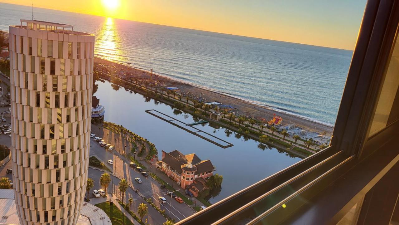 Black Sea Apartments Alliance Palace Батумі Екстер'єр фото