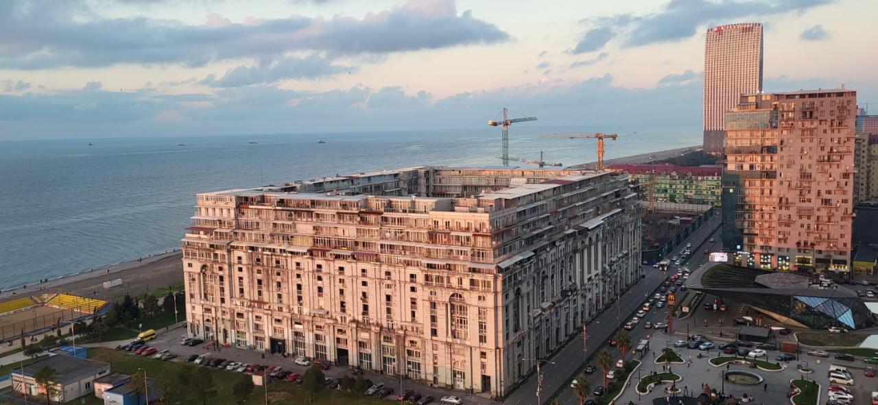 Black Sea Apartments Alliance Palace Батумі Екстер'єр фото